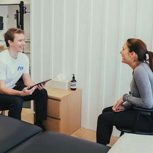 Concussion management consultation with a physio and a patient